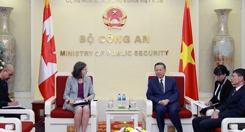 苏林部长会见加拿大新任驻越南大使